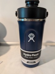 Hydro Flask Shaker Bottle – Insulated Stainless Steel Gym 24 Ounces, Indigo