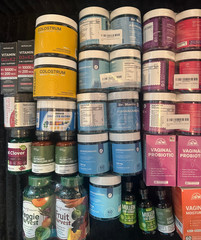 Huge Wholesale Lot Of 32 Vitamins & Supplements – NO EXPIRATION DATES SHOWN