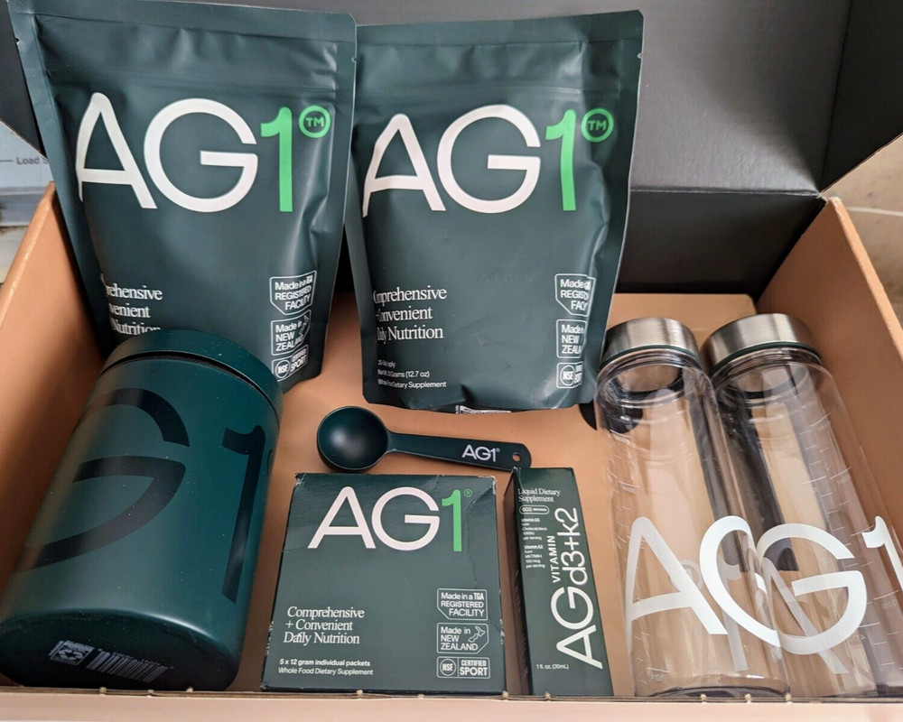 AG1 Athletic Greens Brand New Complete Kit (2) AG1 Pouch (5) AG1 Travel Packs